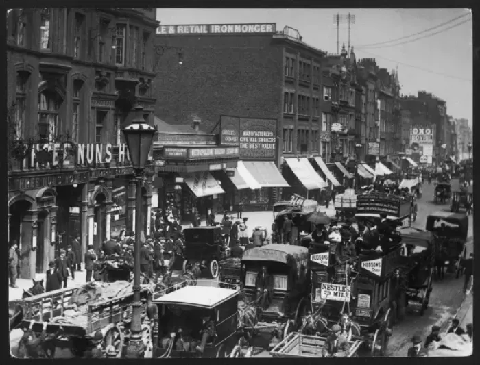 Framed Print : Aldgate Congestion Framed Print : Aldgate Congestion