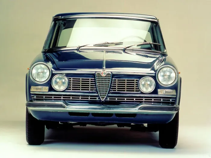 Framed Print : Alfa Romeo 2600 Berlina Framed Print : Alfa Romeo 2600 Berlina