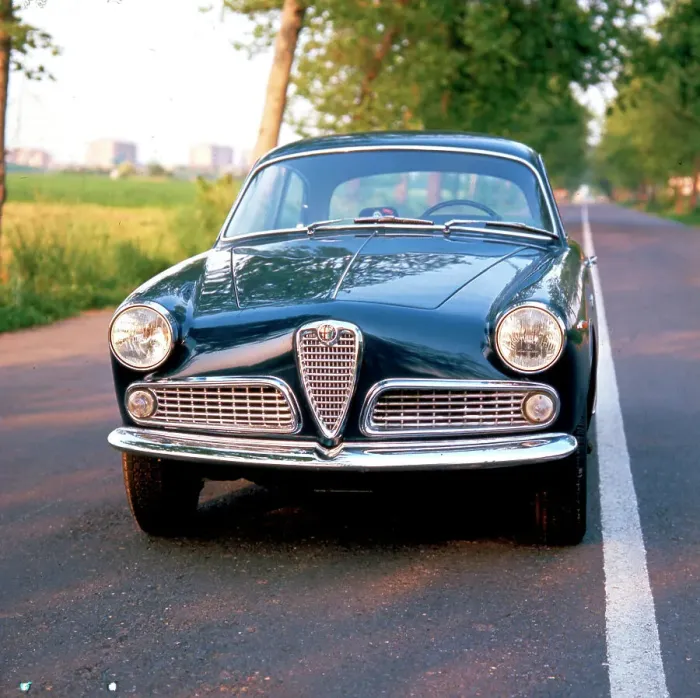 Framed Print : Alfa Romeo Giulietta Sprint Framed Print : Alfa Romeo Giulietta Sprint