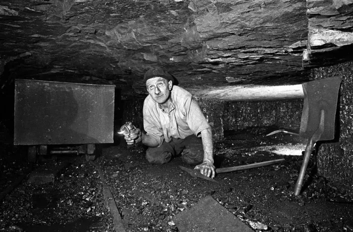 Framed Print : Alfred Gee, one-man coal mine, Cheshire - 4 Framed Print : Alfred Gee, one-man coal mine, Cheshire - 4