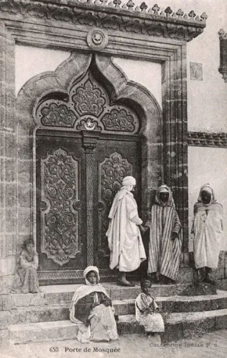 Framed Print : Algeria - Decorated Doorway of a mosque
