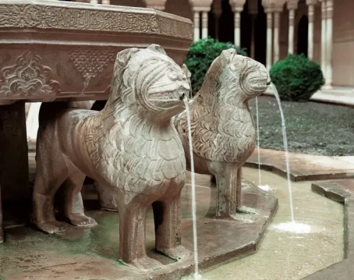 Framed Print : Alhambra. Fountain at the Patio de los Leones (Court of the Lions) Framed Print : Alhambra. Fountain at the Patio de los Leones (Court of the Lions)
