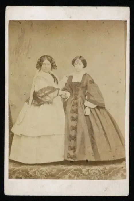 Framed Print : Alice & Duchess Framed Print : Alice & Duchess