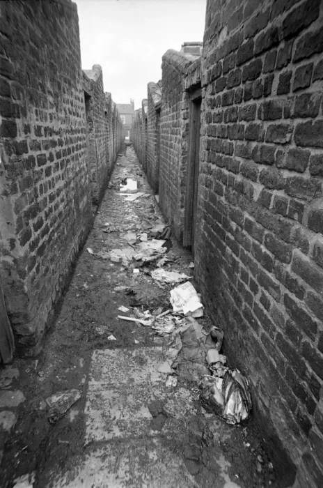 Framed Print : Back alley between slums, Belfast, Northern Ireland Framed Print : Back alley between slums, Belfast, Northern Ireland