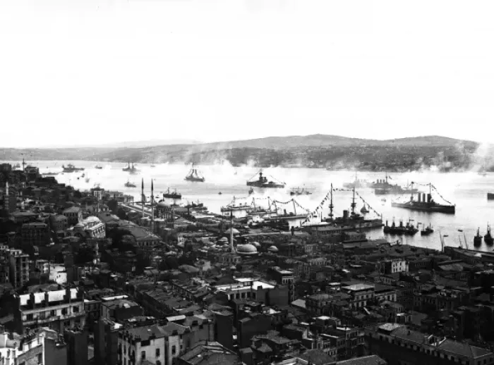 Framed Print : Allied fleet firing salute in the Bosphorus, WW1 Framed Print : Allied fleet firing salute in the Bosphorus, WW1