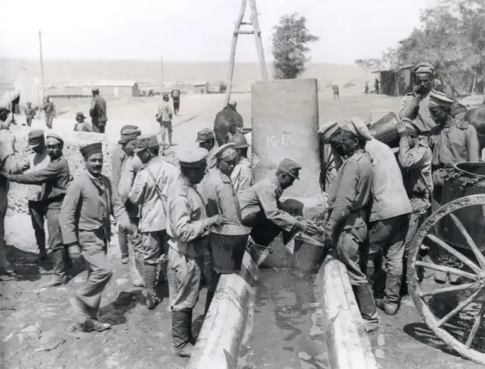 Framed Print : Allied soldiers at a well, Salonika, WW1 Framed Print : Allied soldiers at a well, Salonika, WW1
