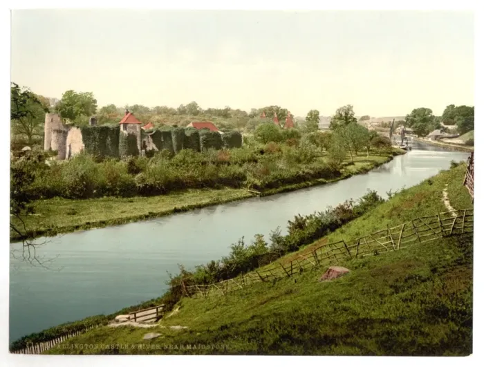 Framed Print : Allington Castle and river, near Maidstone, England Framed Print : Allington Castle and river, near Maidstone, England