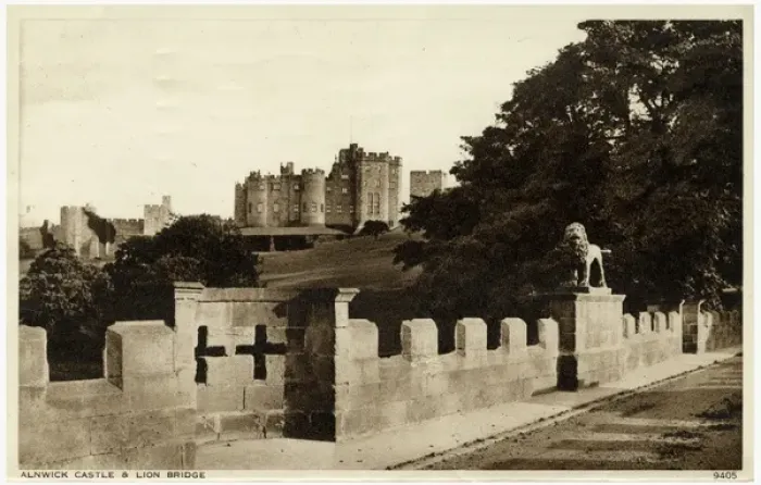 Framed Print : Alnwick, Northumberland - The Castle and Lion Bridge