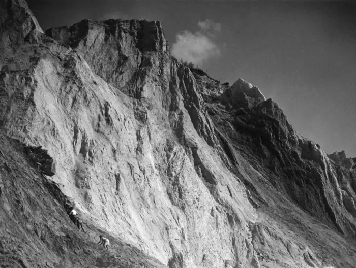 Framed Print : Alum Bay Cliffs Framed Print : Alum Bay Cliffs