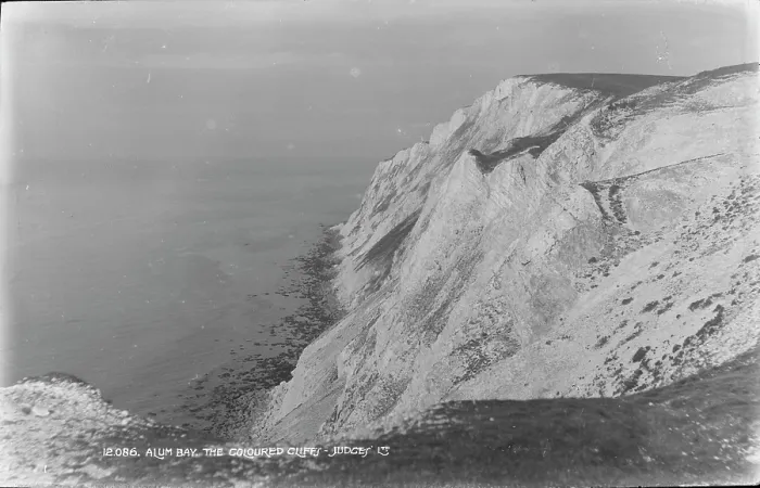 Framed Print : Alum Bay: The Coloured Cliffs Framed Print : Alum Bay: The Coloured Cliffs