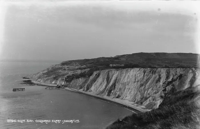 Framed Print : Alum Bay: Coloured Cliffs Framed Print : Alum Bay: Coloured Cliffs