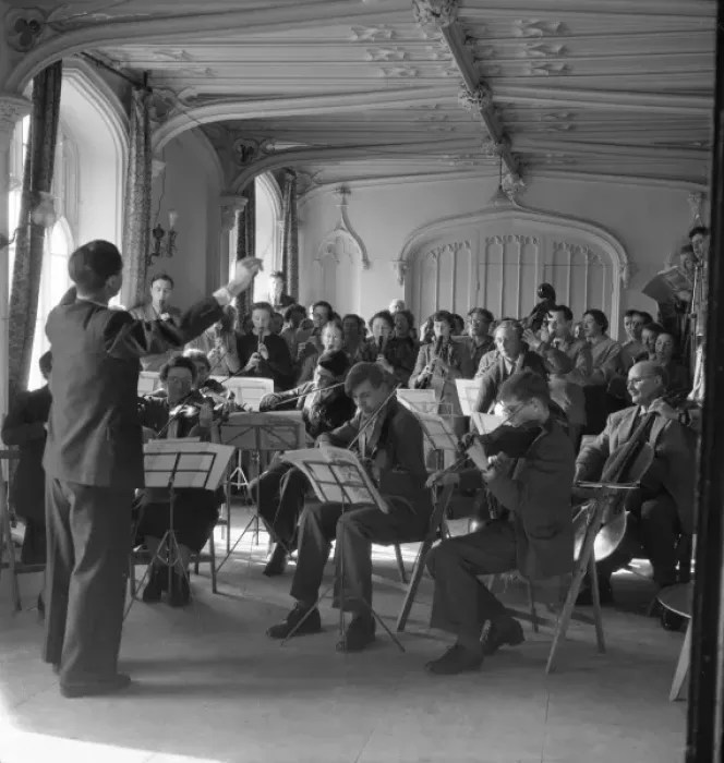 Framed Print : Amateur musicians at Missenden Abbey Framed Print : Amateur musicians at Missenden Abbey
