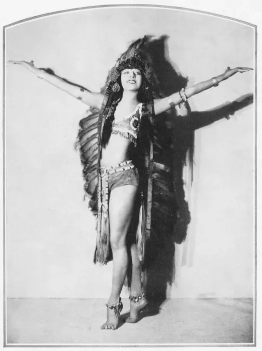 Framed Print : American dancer Pauline Vincent, 1928 Framed Print : American dancer Pauline Vincent, 1928