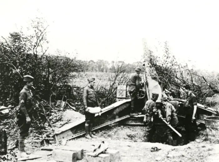 Framed Print : American gunners in action near Tours, France, WW1 Framed Print : American gunners in action near Tours, France, WW1