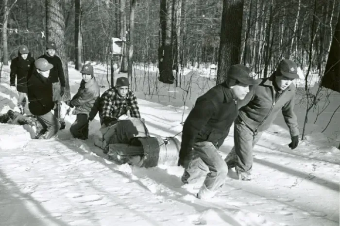 Framed Print : American Scouts pulling a sledge Framed Print : American Scouts pulling a sledge