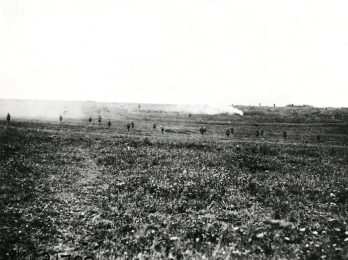 Framed Print : American troops in action at St Barbe, France, WW1 Framed Print : American troops in action at St Barbe, France, WW1