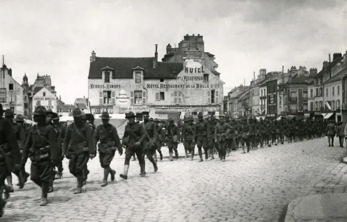 Framed Print : American troops on march to Meaux, France, WW1 Framed Print : American troops on march to Meaux, France, WW1