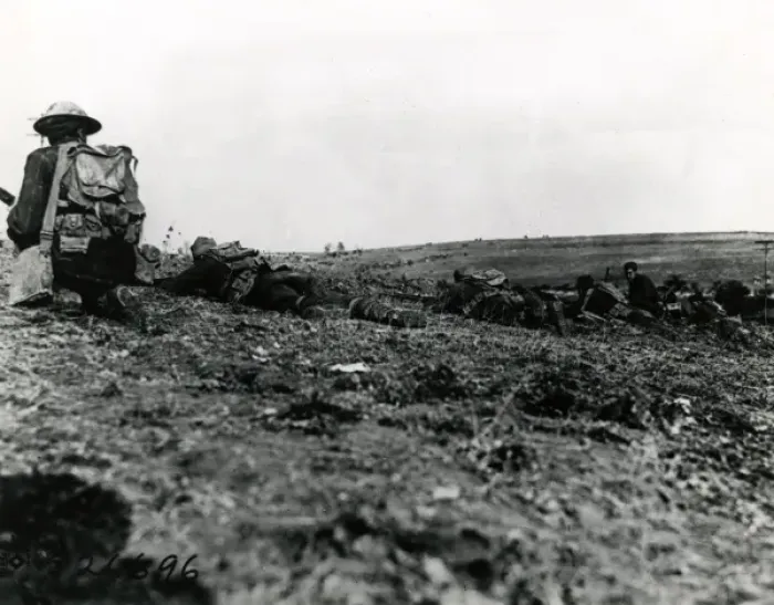 Framed Print : American troops near Montfaucon, France, WW1 Framed Print : American troops near Montfaucon, France, WW1