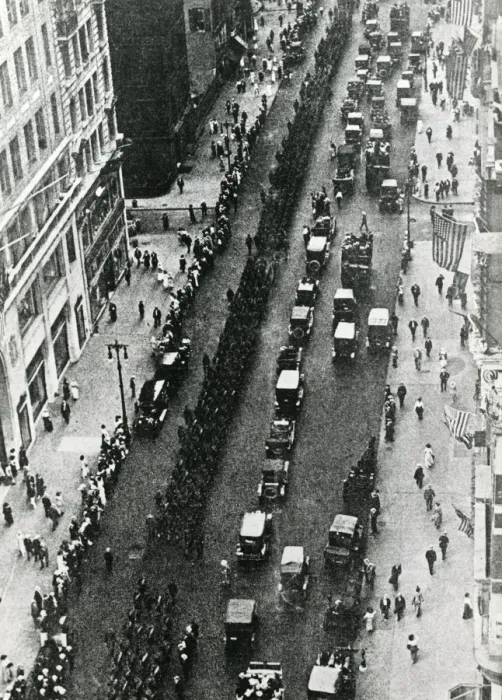 Framed Print : American troops in New York, departing for France, WW1 Framed Print : American troops in New York, departing for France, WW1