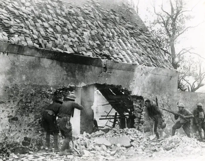 Framed Print : American troops in Villers-sur-Fere, France, WW1 Framed Print : American troops in Villers-sur-Fere, France, WW1