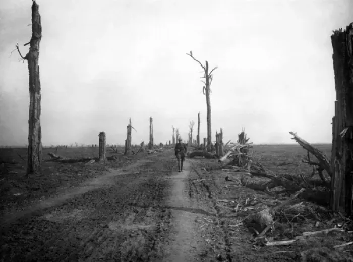 Framed Print : Amiens-St Quentin road, France, Western Front, WW1 Framed Print : Amiens-St Quentin road, France, Western Front, WW1