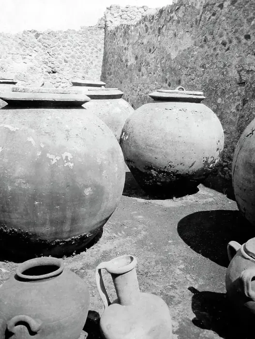 Framed Print : Amphora, Pompeii, Italy, Victorian period Framed Print : Amphora, Pompeii, Italy, Victorian period