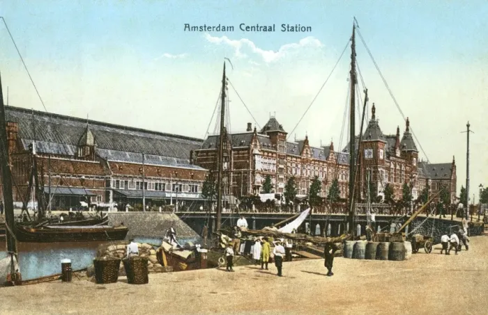 Framed Print : Amsterdam, Central Station, The Netherlands Framed Print : Amsterdam, Central Station, The Netherlands