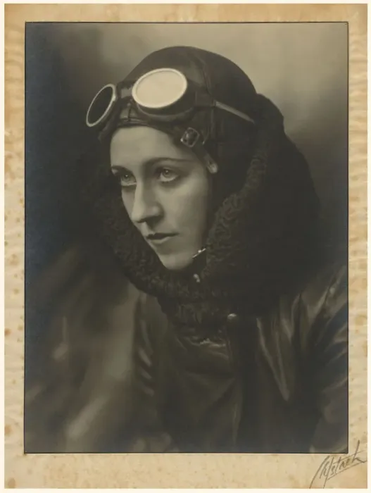 Framed Print : Amy Johnson - pioneering English pilot Framed Print : Amy Johnson - pioneering English pilot