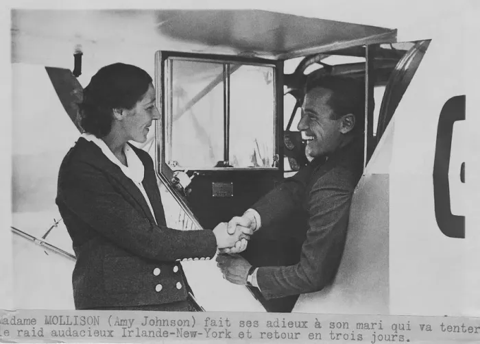 Framed Print : Amy Johnson Shaking Hands with her Husband Jim Mollison ? Framed Print : Amy Johnson Shaking Hands with her Husband Jim Mollison ?