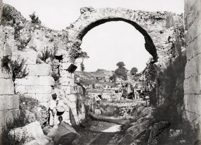 Framed Print : Ancient ampitheatre at Syracuse, Sicily, Italy Framed Print : Ancient ampitheatre at Syracuse, Sicily, Italy
