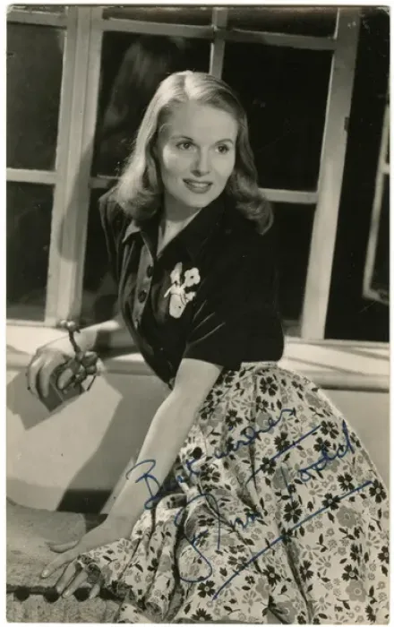 Framed Print : Ann Todd (1909 - 1993), English actress of stage and screen, wearing a flowery skirt Framed Print : Ann Todd (1909 - 1993), English actress of stage and screen, wearing a flowery skirt