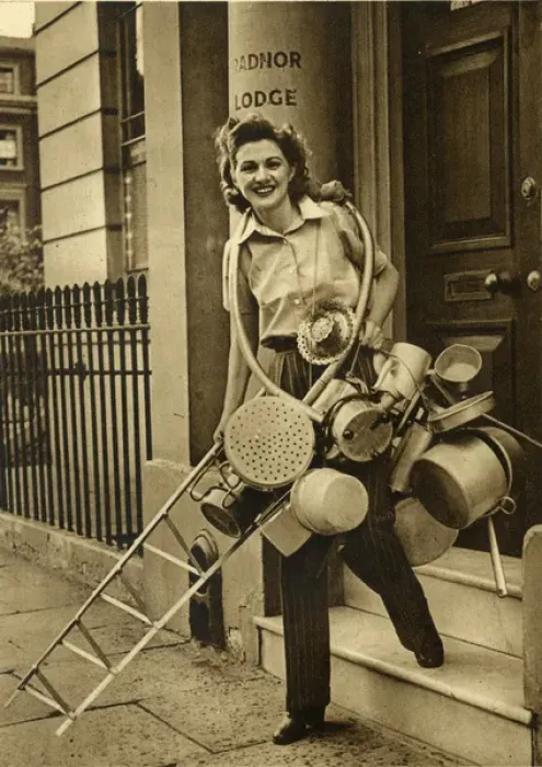 Framed Print : Ann Todd gives in her appliances for the war effort Framed Print : Ann Todd gives in her appliances for the war effort