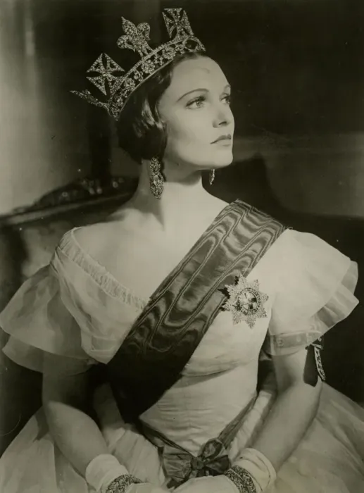 Framed Print : Anna Neagle as Queen Victoria Framed Print : Anna Neagle as Queen Victoria