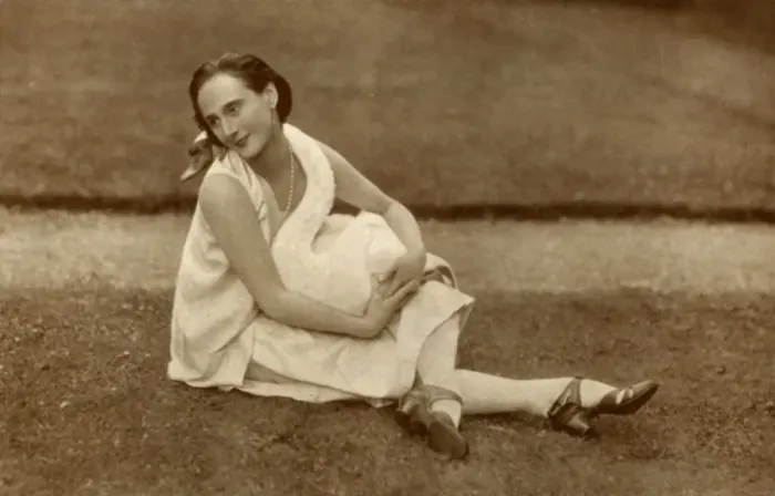 Framed Print : Anna Pavlova at home Framed Print : Anna Pavlova at home