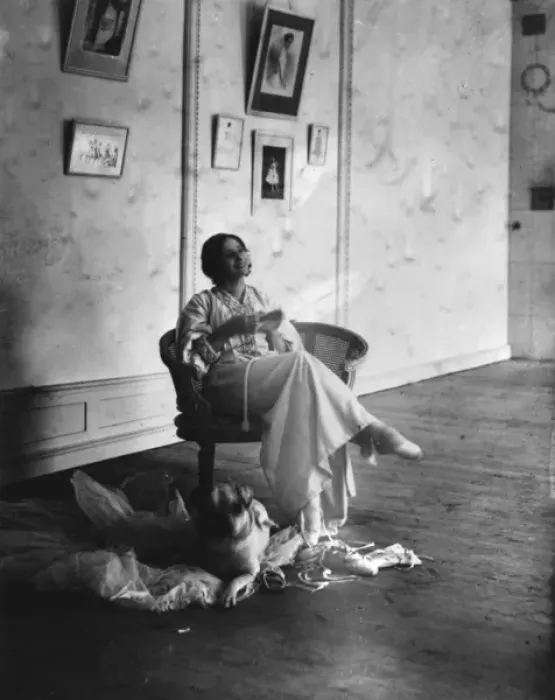 Framed Print : Anna Pavlova - Seated Between Performances