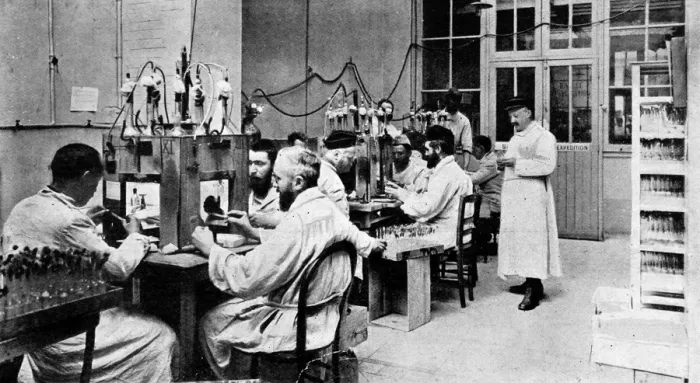Framed Print : Anti-typhoid vaccination in the French army
