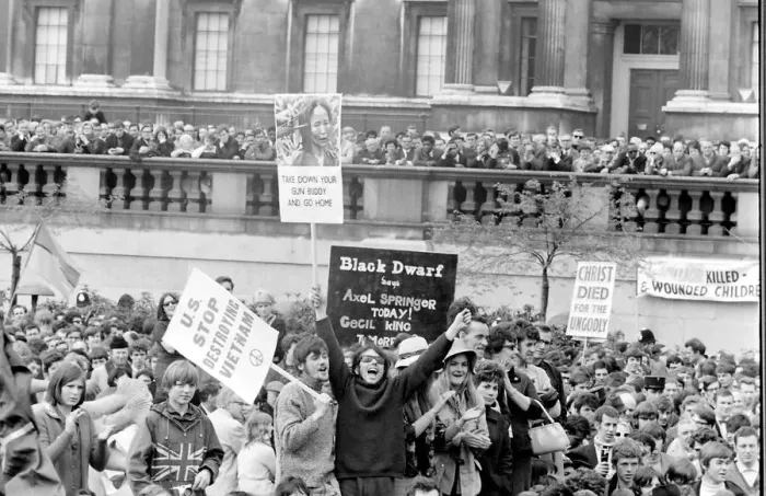 Framed Print : Anti-Vietnam War demonstration in Trafalgar Square, London Framed Print : Anti-Vietnam War demonstration in Trafalgar Square, London