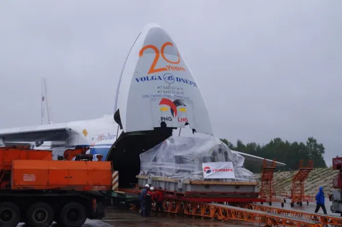 Framed Print : Antonov An-124 of Volga Dnepr - the 95-tonne compressor Framed Print : Antonov An-124 of Volga Dnepr - the 95-tonne compressor