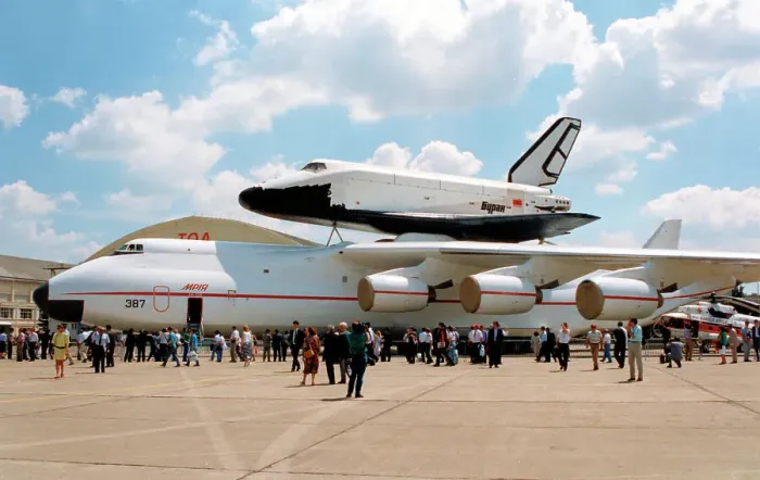 Framed Print : Antonov An-225 Mriya SSSR-82060 - with Buran space shuttle Framed Print : Antonov An-225 Mriya SSSR-82060 - with Buran space shuttle