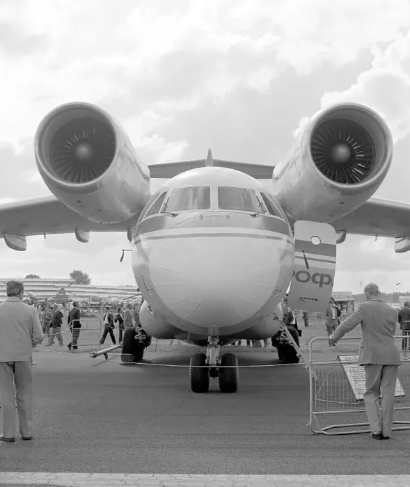 Framed Print : Antonov An-72 SSSR-72000 Framed Print : Antonov An-72 SSSR-72000