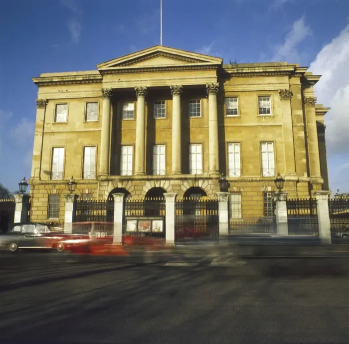 Framed Print : Apsley House 1980 Framed Print : Apsley House 1980