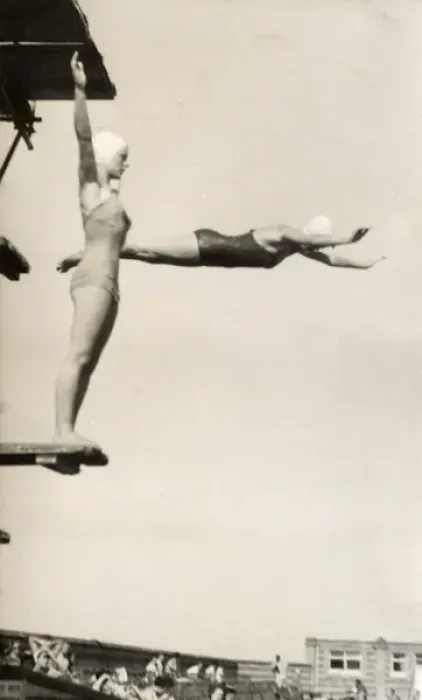 Framed Print : Aquafantasia - Sychronised Swimming Show Participants