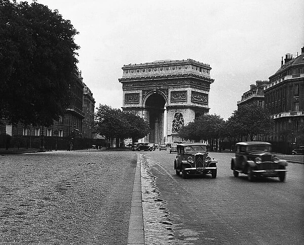 Arc de Triomphe, Paris, France, with traffic available as Framed Prints ...