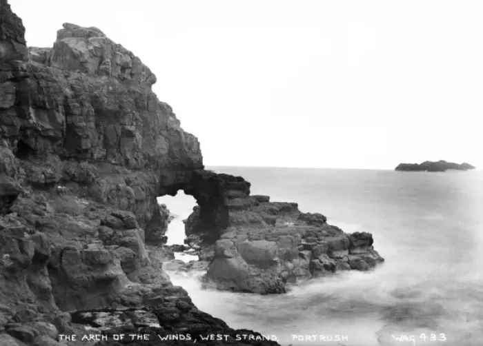 Framed Print : The Arch of the Winds, West Strand, Portrush Framed Print : The Arch of the Winds, West Strand, Portrush