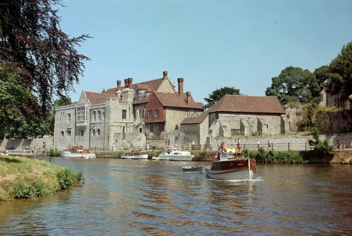Framed Print : The Archbishop's Palace and River Medway, Maidstone Framed Print : The Archbishop's Palace and River Medway, Maidstone
