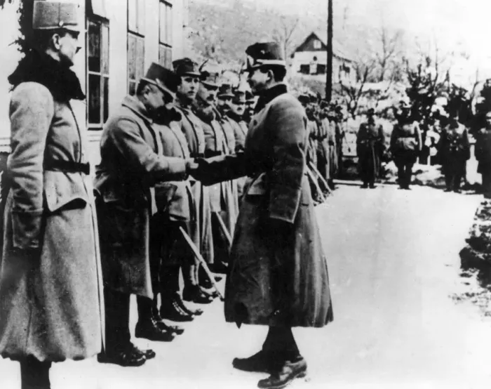 Framed Print : Archduke Karl Franz Josef of Austria with soldiers, WW1 Framed Print : Archduke Karl Franz Josef of Austria with soldiers, WW1