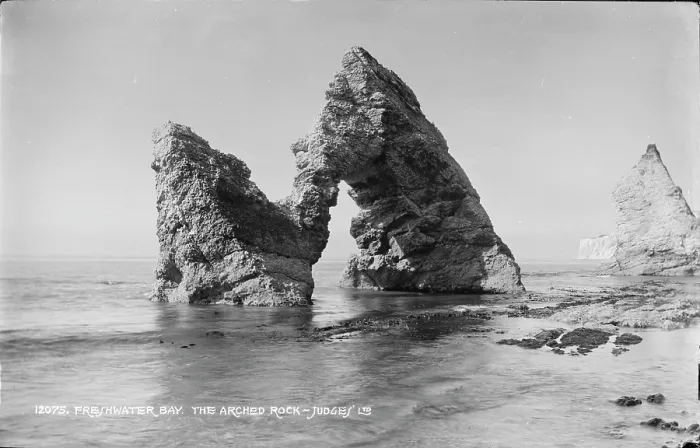 Framed Print : The Arched Rock at Freshwater Bay Framed Print : The Arched Rock at Freshwater Bay