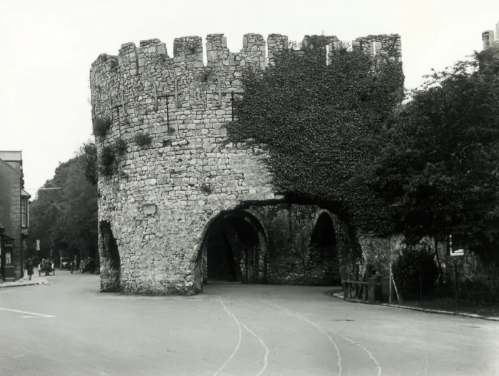 Framed Print : Five Arches Gate, Tenby, South Wales Framed Print : Five Arches Gate, Tenby, South Wales