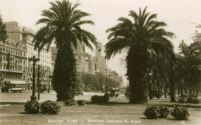 Framed Print : Argentina - Buenos Aires - Avenue Leandro Framed Print : Argentina - Buenos Aires - Avenue Leandro
