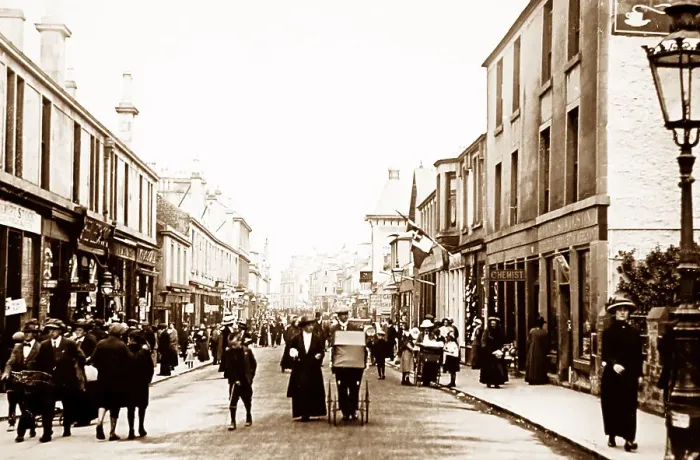 Framed Print : Argyle Street, Dunoon, Scotland Framed Print : Argyle Street, Dunoon, Scotland